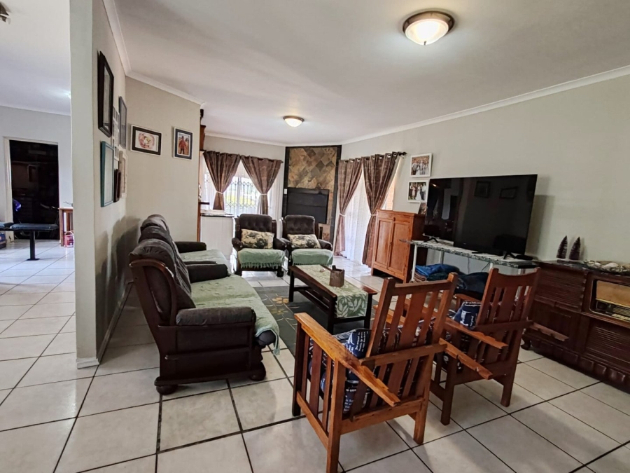 3 Bedroom Property for Sale in The Crest Western Cape